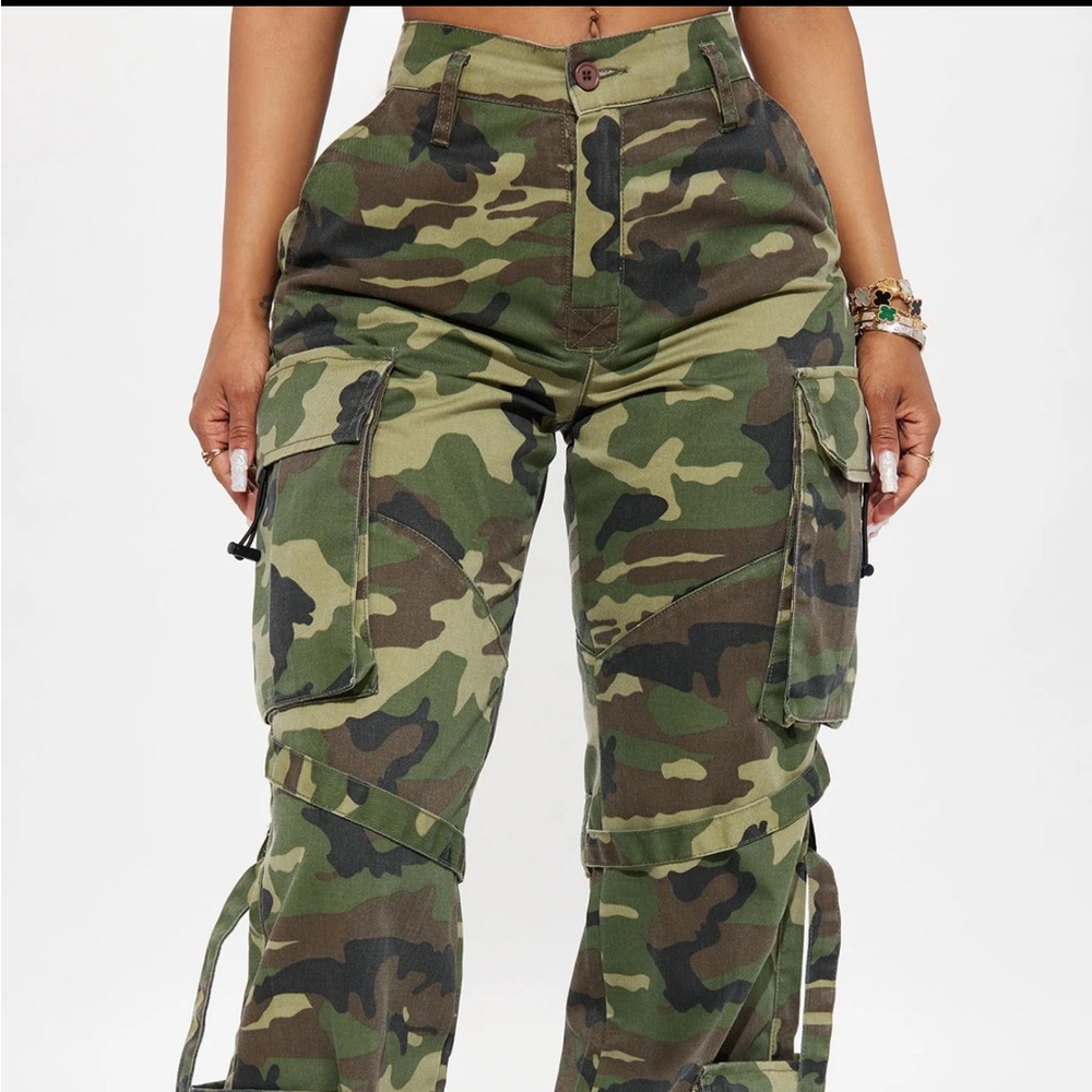 Fashion Nova Camouflage Pants; Size XS: NWT